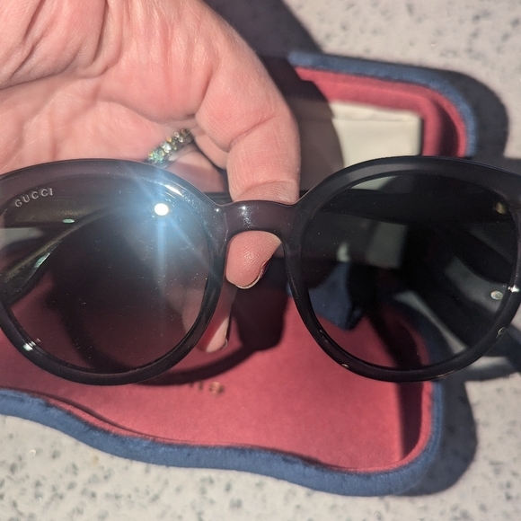 Gucci sunglasses like new main image 6